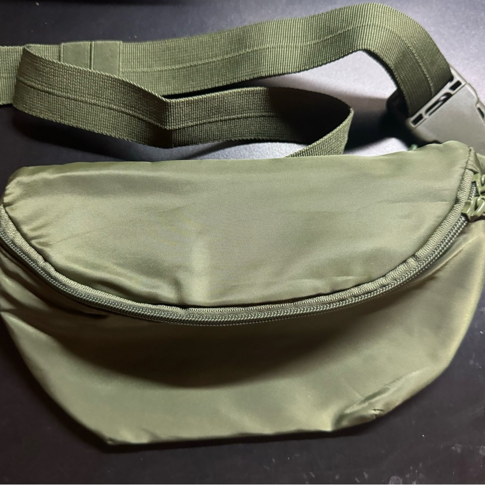 The Foldie crossbody-ARMY GREEN